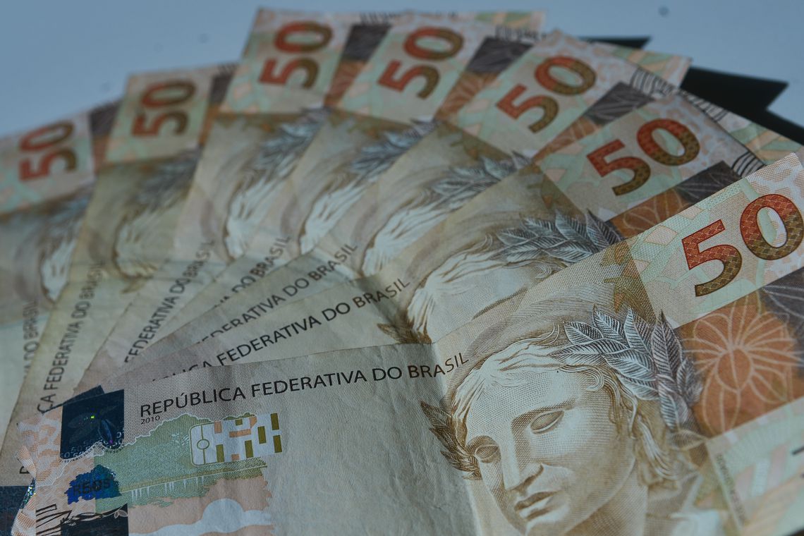 Receita fiscalizará 7 mil contribuintes e quer recuperar R$ 164 bi